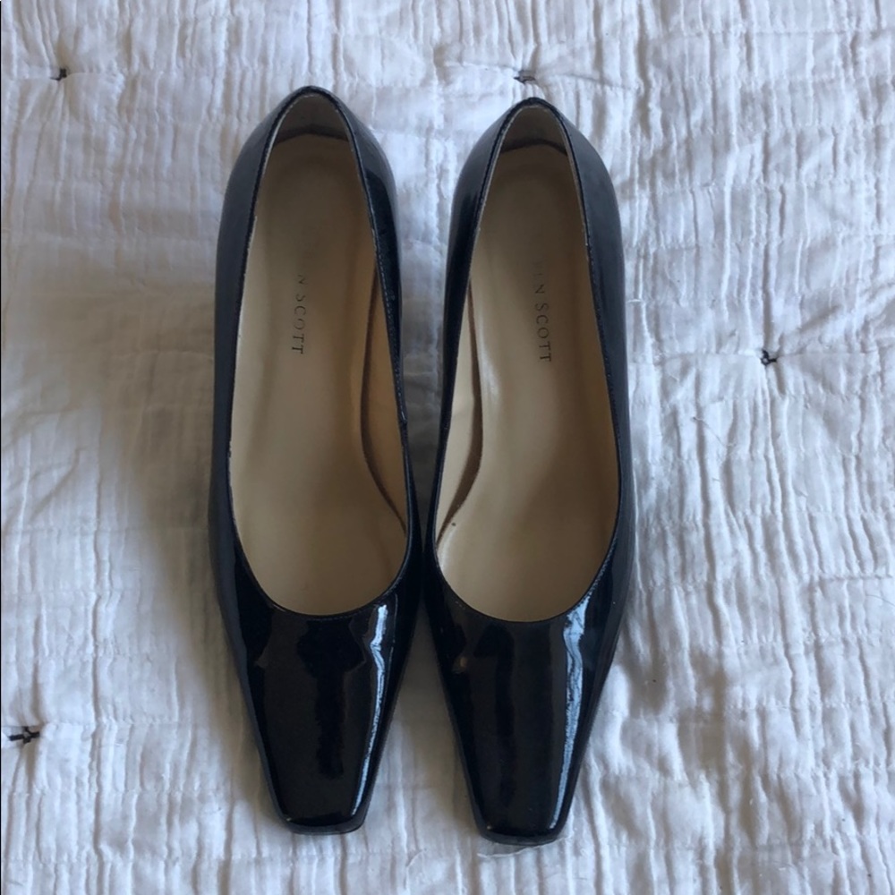 Karen Scott Black 7M heels